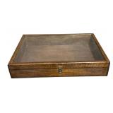 Display Case With Glass Lid