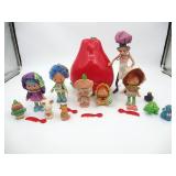 Strawberry Shortcake Vintage Doll Lot w/Case