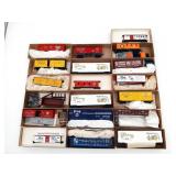 Vintage Roundhouse Products Model Train Lot of 19