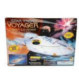 Star Trek Voyager Starship Playmates 1995 NIB