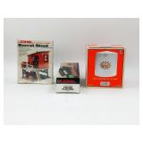 Lionel Vintage Accessory Lot Barrel Shed Station