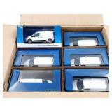 Greenlight 1:43 2014 Ford Transit Connect Case 12