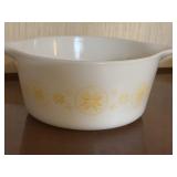 Pyrex Town & Country yellow 474-8  1.5 quart dish
