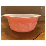 Pyrex Gooseberry 475-B 2.5 quart dish