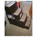 4-Step Pet ladder from Petmate - plastic