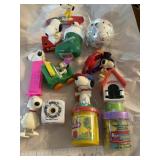 Snoopy Lot - play-dog, pez, Joe cool, candy