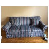 Broyhill sleeper-sofa, Immaculate mattress