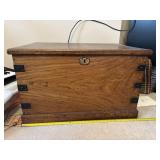 Oak blanket chest