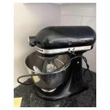 Black Kitchenaid stand mixer