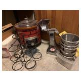 Crockpot, Juicer, Healthcraft Grater, GE E