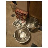 Cooking Pot, mixing bowl, apple peeler/corer