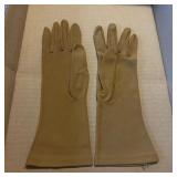 1950s NEW Old Stock Finale Stretch Nylon gloves