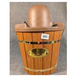 Old Fashioned Ice Cream Maker - Electric