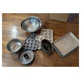Group of Bakeware Inc Stainless Mixing Bowls