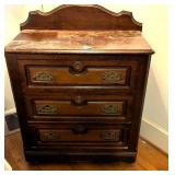 Victorian Child's Chest of Drawers r/s