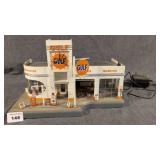 Danbury Mint Gulf Service Station Clock & Diorama
