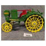 ERTL John Deere Waterloo Boy Kerosene Tractor Toy