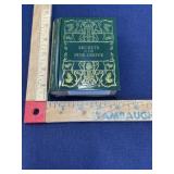 New Barnes & Noble candle in book shaped tin