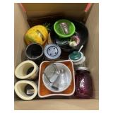Miscellaneous kitchen box lot