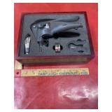 Wine accessories gift set in box