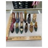 Lot of vintage shoe sculptures, decorative