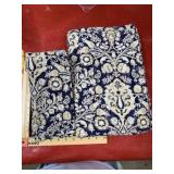 Lot of fabric Napkins and Placemats, 8 Napkins, 8