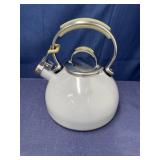 KitchenAid 2 quart whistling kettle untested
