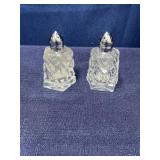 Japan hand-cut salt & pepper set with silver tone