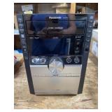 Panasonic stereo system AM/FM 5 CD changer with