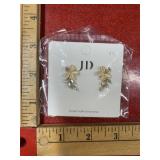 Pair of stud earrings, Goldtone with rhinestones,