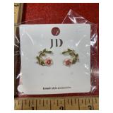 Pair of stud earrings, Goldtone with enamel,