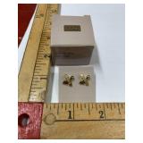 Vintage pair of Avon Sparkle Kiss stud earrings
