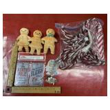 Small lot of misc Christmas decorations