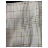 76x55 White, gold and silver blanket