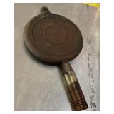 vintage Wagner cast iron waffle iron