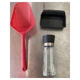 Miscellaneous kitchen items