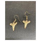 Many gold tone shark tooth dangling earrings