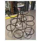 Black metal circular holder