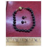 Vintage faux pearl & gold tone bracelet and
