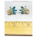 Gold tone screw back flower earrings with light