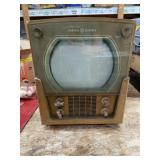 Vintage 1940s General Electric model 806 10-inch