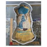 1975 Holly Hobbie Wilton Cake Pan, decorating