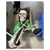 Box lot Halloween decorations