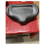 Bicycle seat with hardware untested