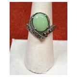 .925 silver ring with jade colored stone size 6.5