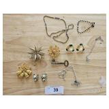 VTG Lot of Costume Pieces Trifari Money