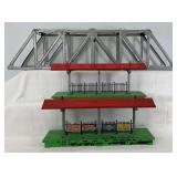 Prewar and postwar Lionel O Gauge 156 station platforms plus postwar 315 illuminated bridge