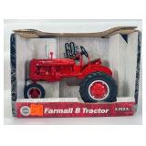 Ertl no. 14113 1/16th scale McCormick Farmall B Tractor Case IH in original box farm