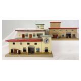 Three HO Scale Kibri passenger station platforms with buffet gepack, fahrdienst, zeitungen, Durchgang, key wind clock