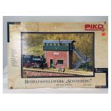Piko G Scale No. 62045 Switch Tower Sonneberg Behelfsstellwerk in factory sealed original box, Mint